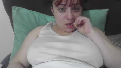 isabellaa_hills_ online show from 11-17-25, 06:35