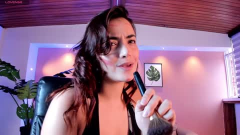 Snapshot of isabellaajoness chatting on 01-17-25, 12:42 Isabella Everyday From 0530 to 1430 Col Time online show from 01-17-25, 12:42