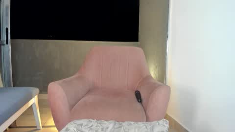 ISABEL online show from 10-15-25, 06:35