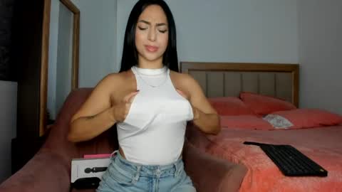 ISABEL online show from 04-22-26, 07:26