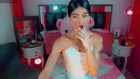 isabellagirs online show from 11-25-25, 12:27