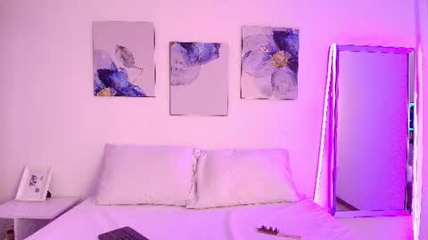 Isabella  online show from 07-23-26, 02:37
