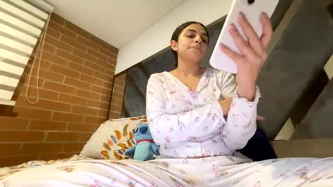 Snapshot of isabellakoffs chatting on 02-14-26, 12:29 Isabella.. back again online show from 02-14-26, 12:29