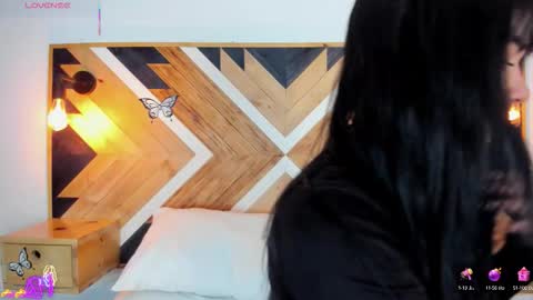 Snapshot of isabellamarinny chatting on 09-17-25, 12:29 Isabella online show from 09-17-25, 12:29