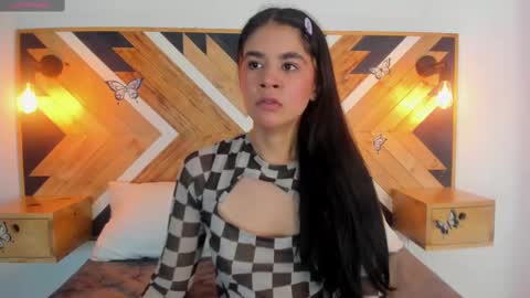 Snapshot of isabellamarinny chatting on 10-06-25, 11:40 Isabella online show from 10-06-25, 11:40