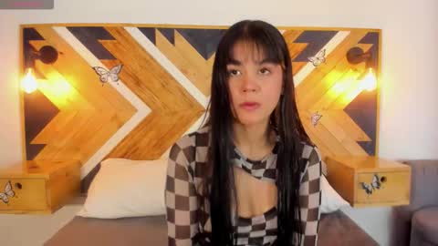 Snapshot of isabellamarinny chatting on 10-20-25, 12:27 Isabella online show from 10-20-25, 12:27
