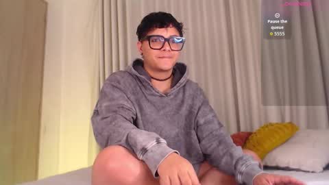 Isabella Mout  online show from 02-28-26, 11:44