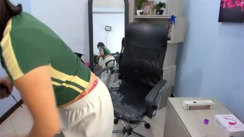 isebella online show from 06-16-26, 12:19