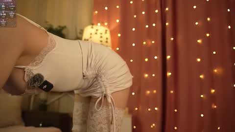 Bella online show from 11-15-25, 03:59