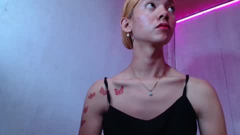 isabellatx online show from 04-22-26, 11:28