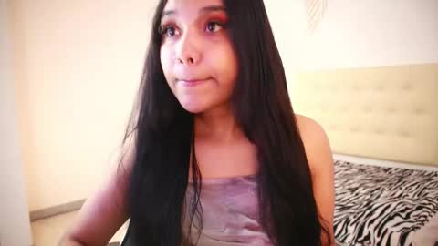 Snapshot of isabelle_lane chatting on 11-22-25, 12:26 online show from 11-22-25, 12:26