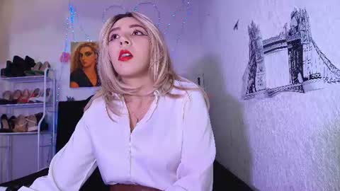 Snapshot of isabelle_sara chatting on 07-30-26, 10:09 isabelle_sara online show from 07-30-26, 10:09