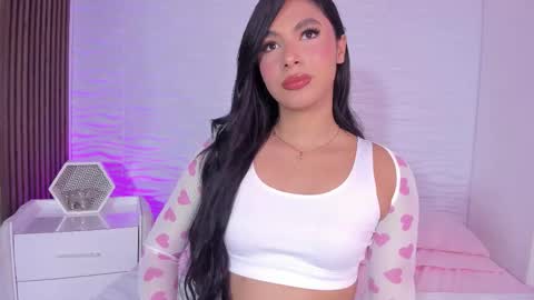 Snapshot of isabellefoxx chatting on 11-02-25, 09:06 Isa online show from 11-02-25, 09:06