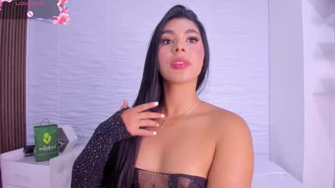 Snapshot of isabellefoxx chatting on 11-21-25, 11:14 Isa online show from 11-21-25, 11:14