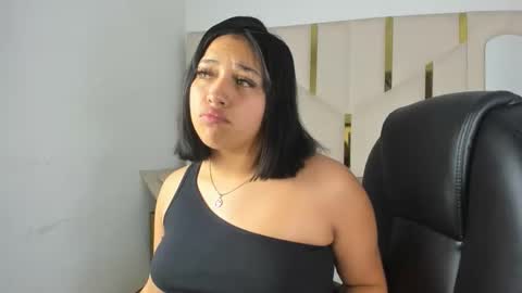 isabellrodriguez18 online show from 12-02-25, 02:28