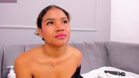 Snapshot of isabellsmmith chatting on 01-04-25, 10:05 Isabellsmmith online show from 01-04-25, 10:05