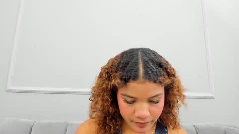 Snapshot of isabellsmmith chatting on 01-05-25, 04:04 Isabellsmmith online show from 01-05-25, 04:04