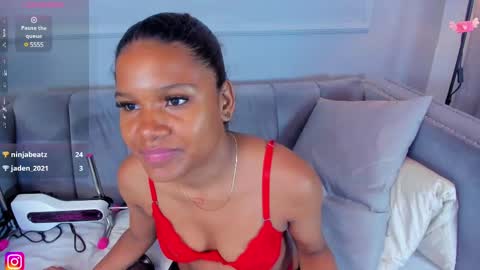 Snapshot of isabellsmmith chatting on 02-22-25, 06:50 Isabellsmmith online show from 02-22-25, 06:50