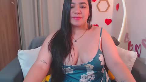 Snapshot of isabum_ chatting on 02-19-26, 04:03 Isa online show from 02-19-26, 04:03