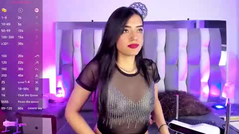 Snapshot of isadiazz chatting on 10-26-25, 04:40 Isa online show from 10-26-25, 04:40