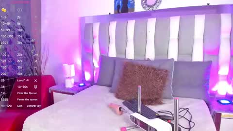 Snapshot of isadiazz chatting on 11-07-25, 04:56 Isa online show from 11-07-25, 04:56