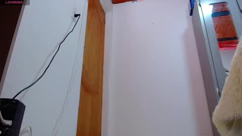 isadora online show from 11-27-25, 08:33