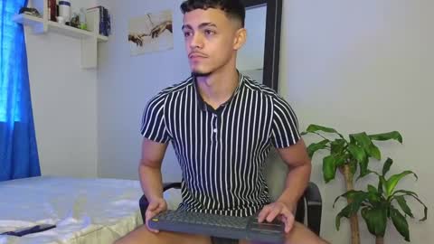 Snapshot of isaiashunt_ chatting on 12-03-24, 03:11 isais hunt online show from 12-03-24, 03:11