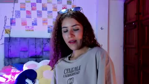 Isabela  online show from 04-21-26, 03:02