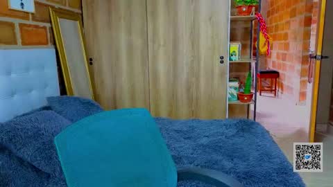 Isabela Paz online show from 10-07-25, 01:52