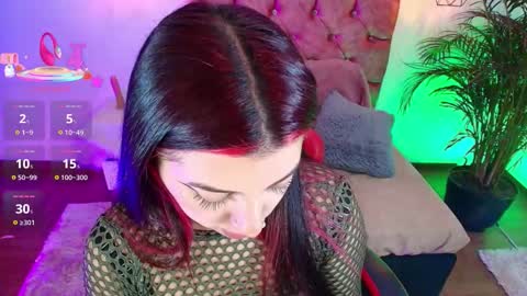 Snapshot of isara_ chatting on 10-07-25, 11:07 isara_ online show from 10-07-25, 11:07