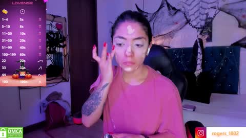 Snapshot of isarogers_dl chatting on 10-30-25, 10:27 isabel online show from 10-30-25, 10:27