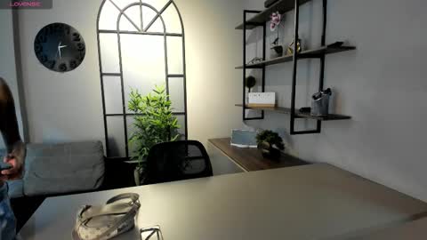 Snapshot of isasanders chatting on 10-29-25, 07:59 I S A S AN D E R S online show from 10-29-25, 07:59