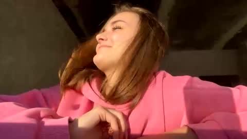 Snapshot of isauratorkelson chatting on 11-10-25, 09:19 Issa online show from 11-10-25, 09:19