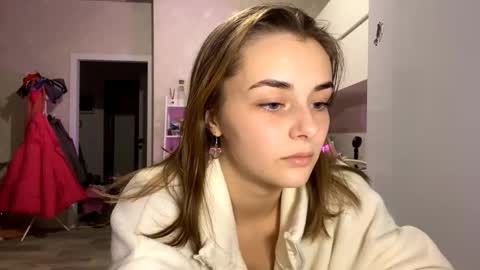 Issa online show from 12-04-25, 01:04