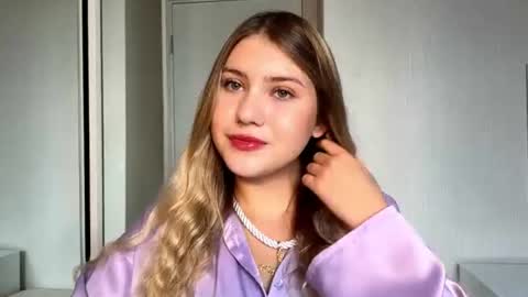 Snapshot of iselabruun chatting on 08-07-26, 10:17 Isel online show from 08-07-26, 10:17