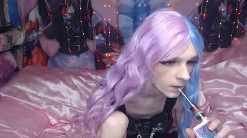 Snapshot of iselestias chatting on 11-23-25, 09:36 Sele online show from 11-23-25, 09:36