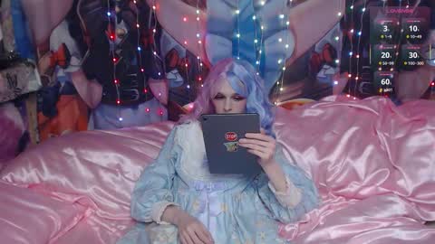 Snapshot of iselestias chatting on 12-01-25, 10:26 Sele online show from 12-01-25, 10:26