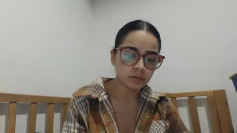 Snapshot of isemma chatting on 02-03-26, 02:21 Emma online show from 02-03-26, 02:21