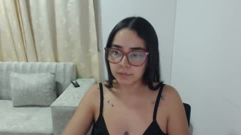 Snapshot of isemma chatting on 02-12-26, 03:56 Emma online show from 02-12-26, 03:56