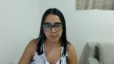 Emma online show from 06-25-26, 03:17
