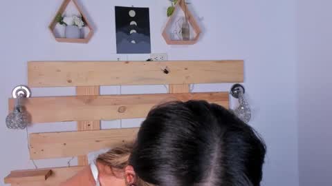 ishabellalopez online show from 01-05-25, 05:09