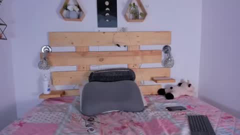 ishabellalopez online show from 01-18-25, 02:47