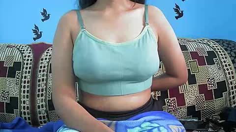 ishika_singh_ online show from 12-17-25, 03:56