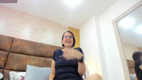 Snapshot of isisblakee chatting on 11-19-25, 09:37 Isis online show from 11-19-25, 09:37