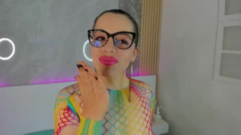 Snapshot of isisnoir chatting on 10-01-25, 07:09 Isis Noir online show from 10-01-25, 07:09