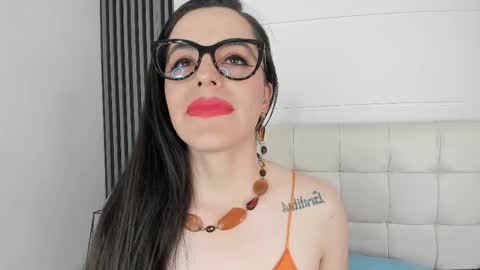 Snapshot of isisnoir chatting on 11-04-25, 07:13 Isis Noir online show from 11-04-25, 07:13