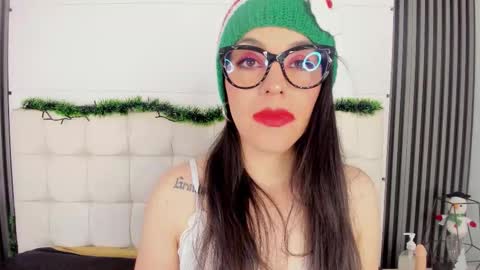 Isis Noir online show from 12-20-25, 02:46