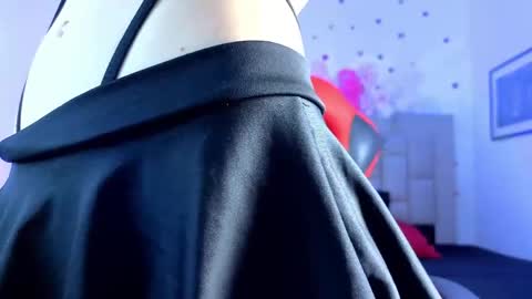 Isla Rosee18 online show from 04-28-26, 02:27