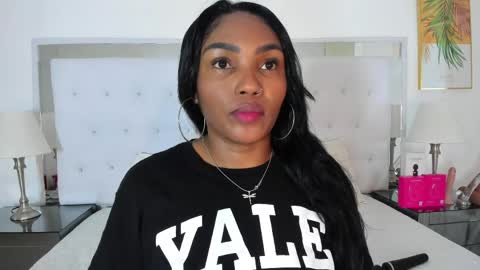 Snapshot of isla_scott chatting on 05-05-26, 11:29 Vanessa online show from 05-05-26, 11:29