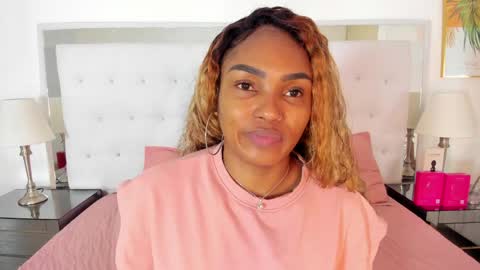 Snapshot of isla_scott chatting on 05-19-26, 11:27 Vanessa online show from 05-19-26, 11:27